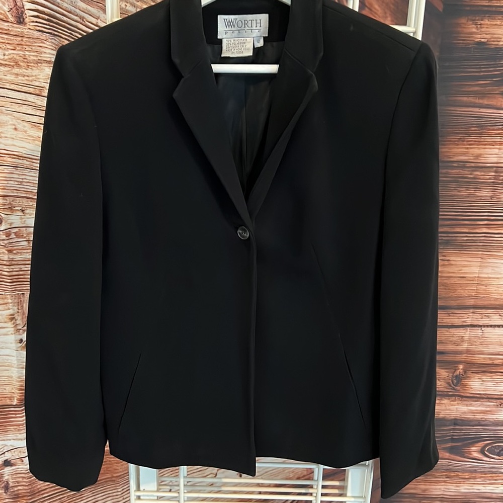Worth Suit. Single button blazer and matching petite 12